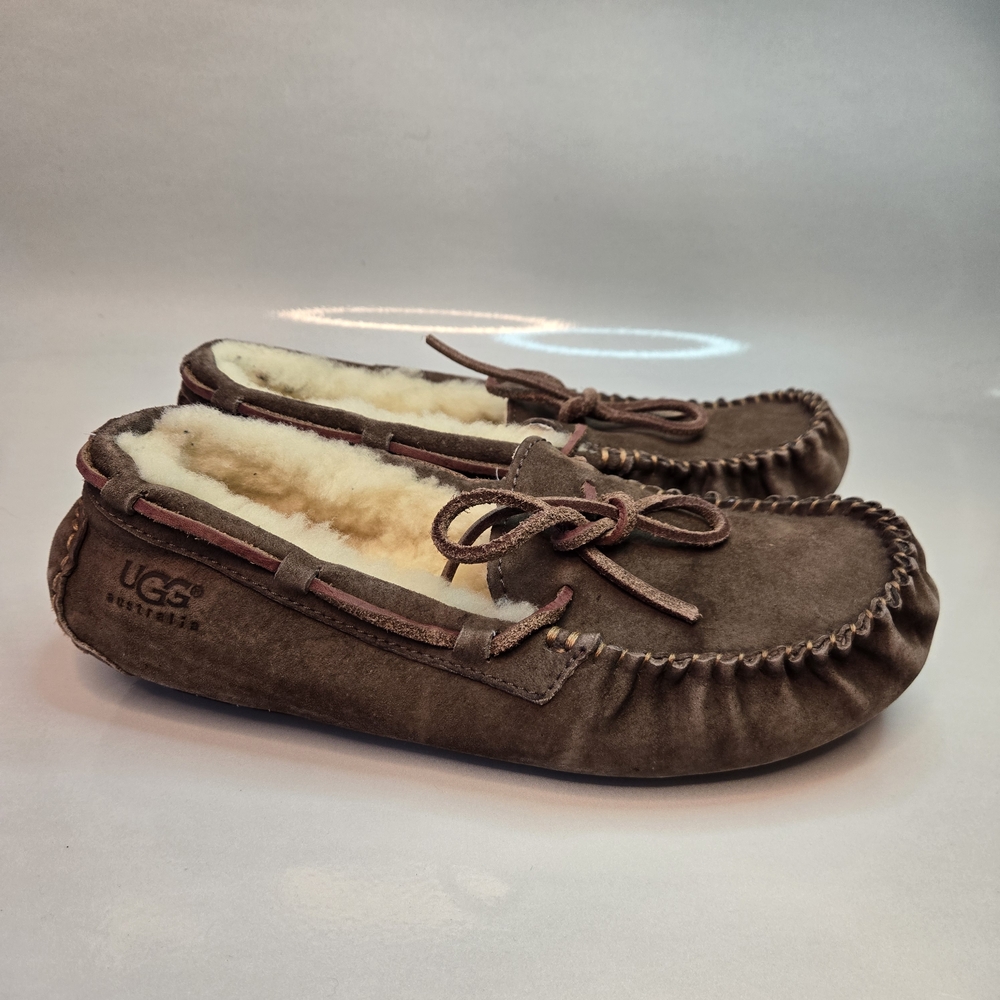 Ugg Brown Leather Dakota Sheekpskin Comfy Cozy Moccasin Slippers 5612 7
